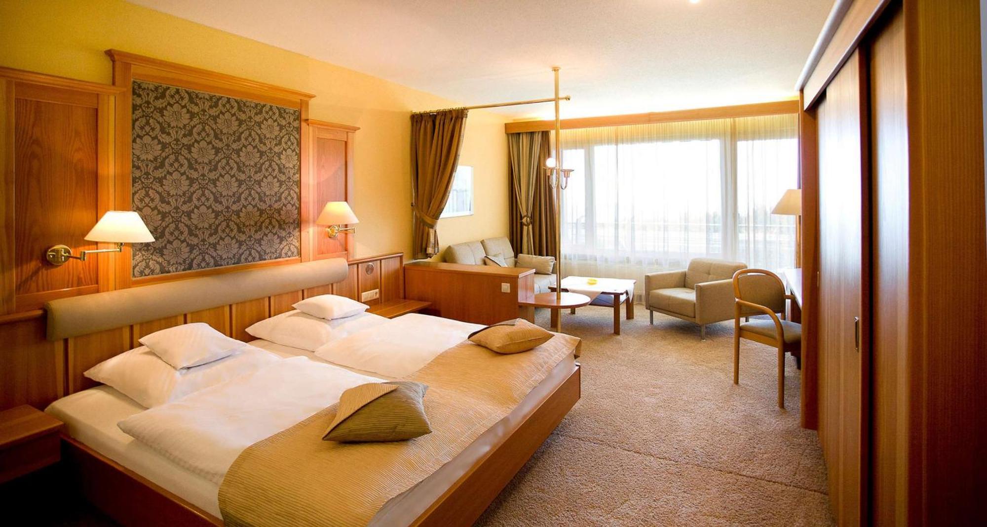 Wellness-& Nationapark Hotel Schliffkopf, Bwsc バイアースブロン エクステリア 写真